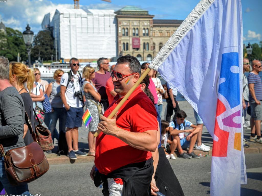 សារៈសំខាន់នៃទំនាក់ទំនងសង្គមក្នុងជីវិតយើង