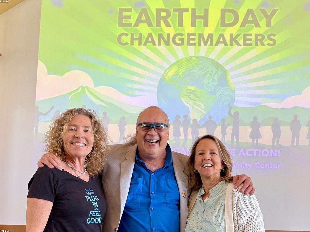 ឥទ្ធិពលនៃការទំនាក់ទំនងសង្គមលើភាពរីកចម្រើន និងការផ្លាស់ប្តូរ